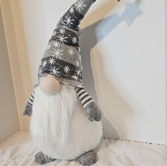 Juegoal 11" Lighted Christmas Gnome Santa, Light Up Elf Holiday Present, Battery - Picture 4 of 7